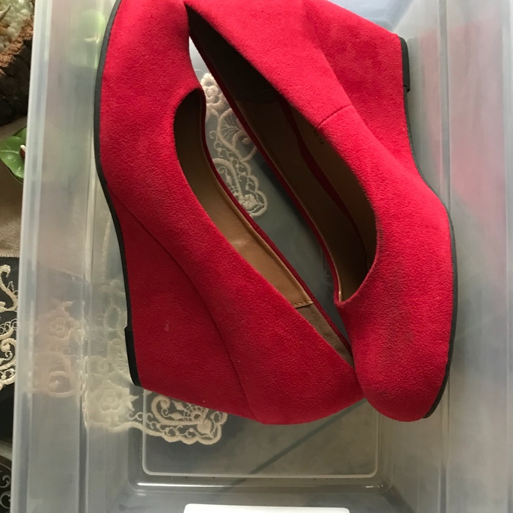 Shoes - Picture 2 of 2